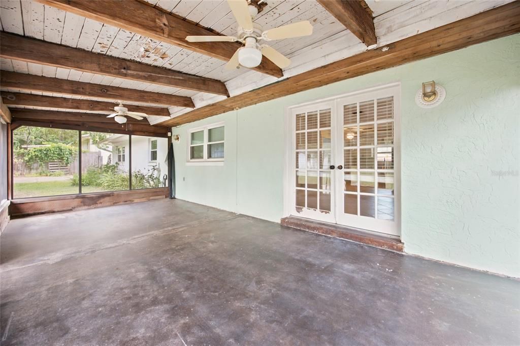 For Sale: $314,900 (3 beds, 2 baths, 2026 Square Feet)