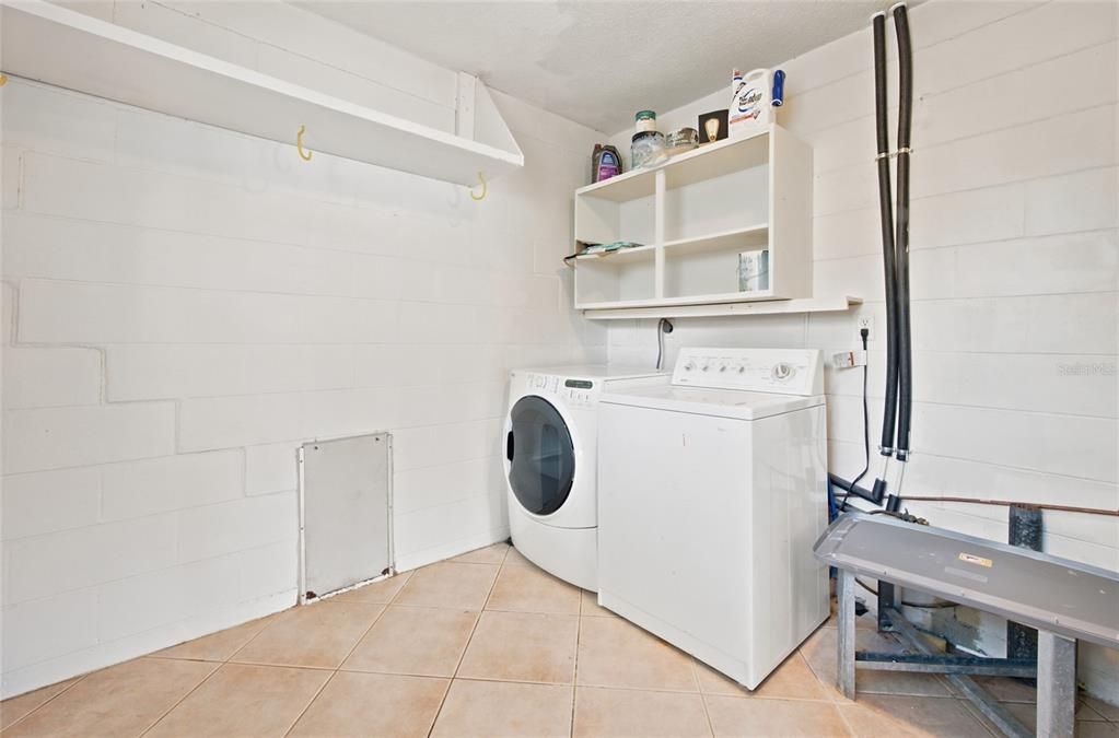 For Sale: $314,900 (3 beds, 2 baths, 2026 Square Feet)
