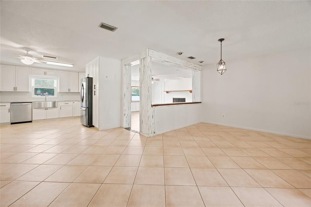 For Sale: $314,900 (3 beds, 2 baths, 2026 Square Feet)