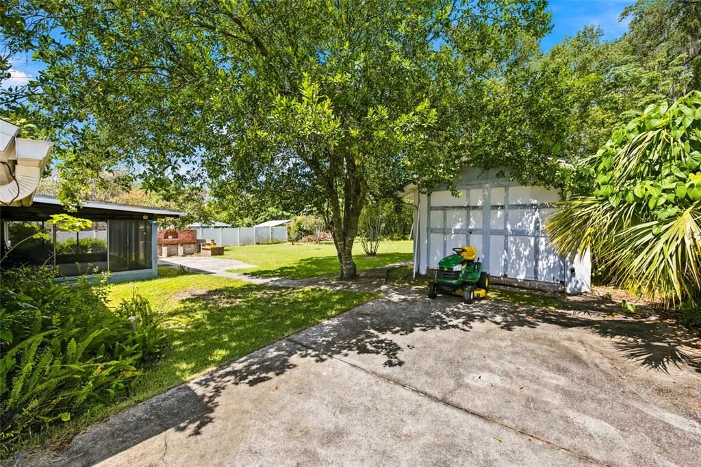 For Sale: $314,900 (3 beds, 2 baths, 2026 Square Feet)