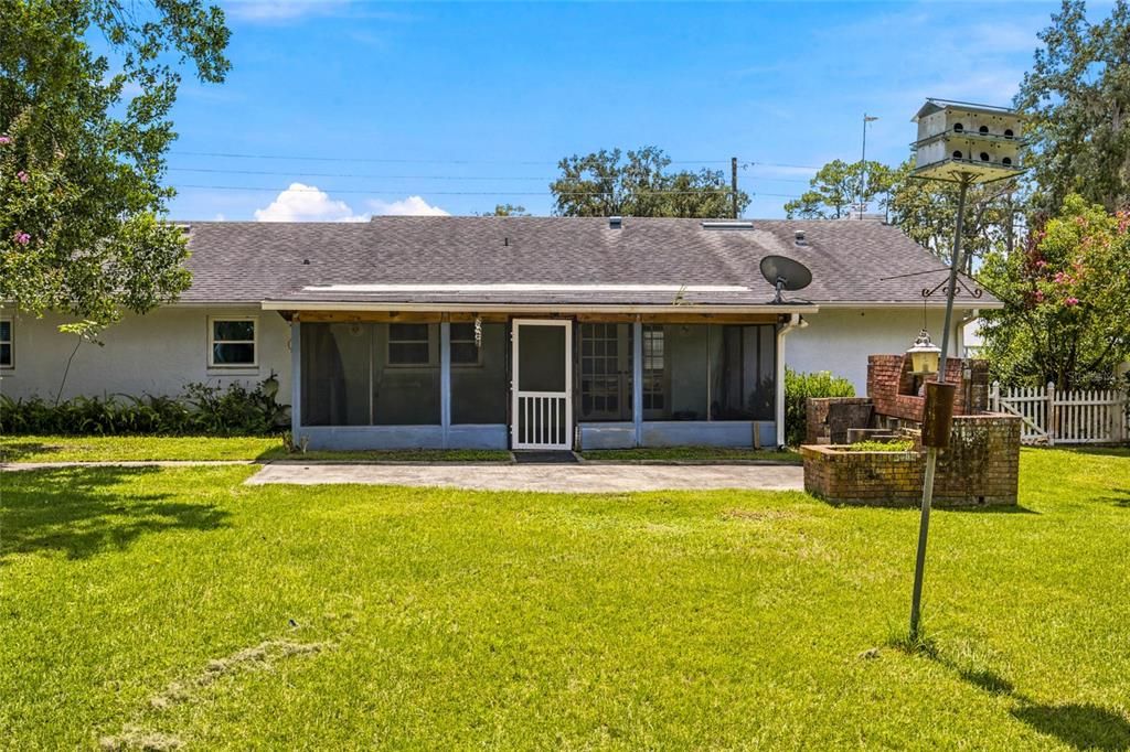 For Sale: $314,900 (3 beds, 2 baths, 2026 Square Feet)