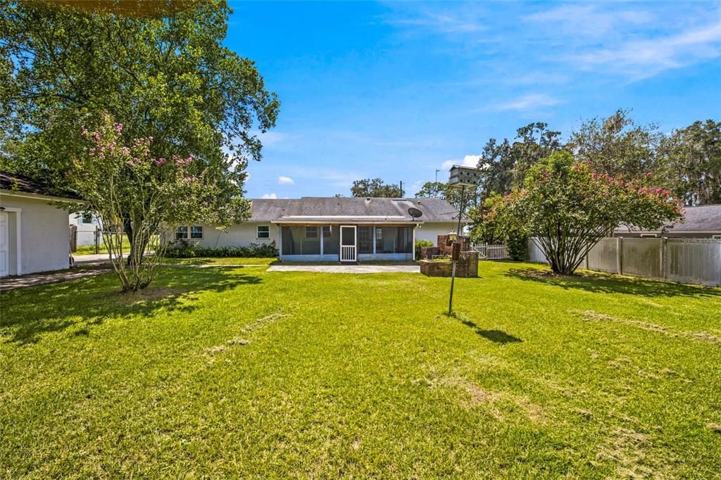 For Sale: $314,900 (3 beds, 2 baths, 2026 Square Feet)