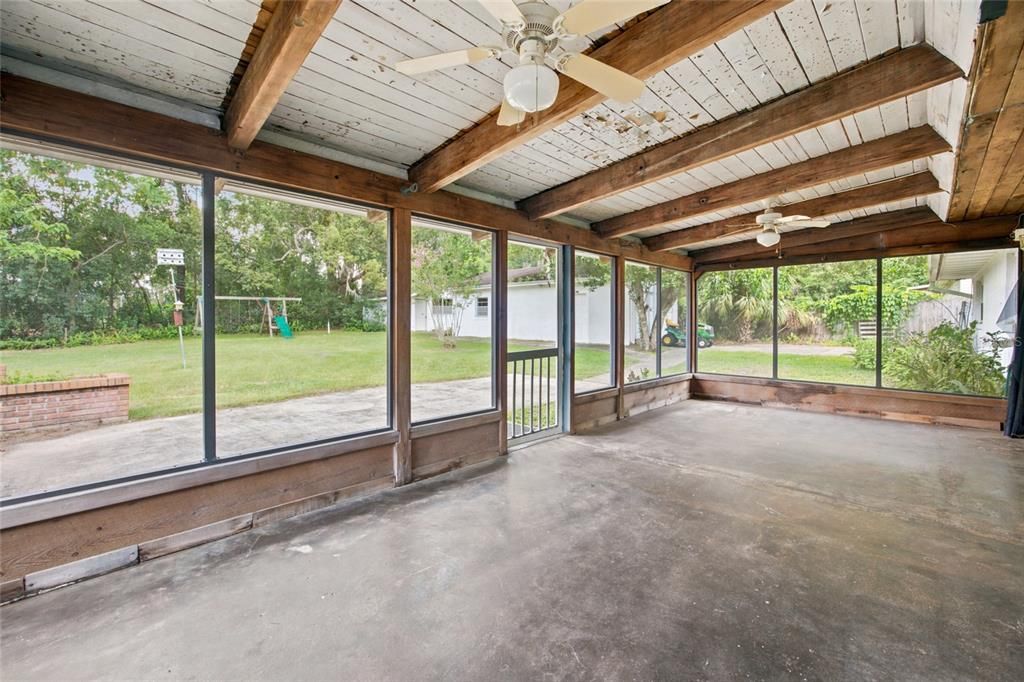 For Sale: $314,900 (3 beds, 2 baths, 2026 Square Feet)