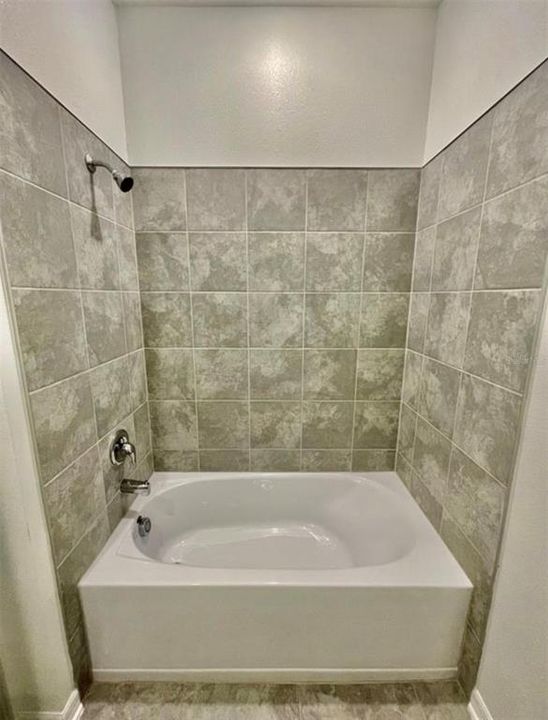 В аренду: $2,250 (4 спален, 2 ванн, 1853 Квадратных фут)