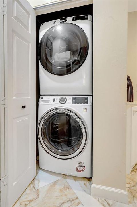 For Sale: $535,000 (3 beds, 2 baths, 1402 Square Feet)