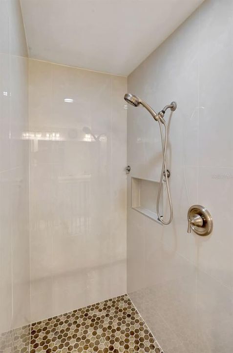 For Sale: $535,000 (3 beds, 2 baths, 1402 Square Feet)