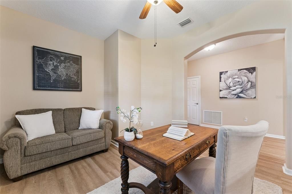 For Sale: $399,900 (2 beds, 2 baths, 1839 Square Feet)