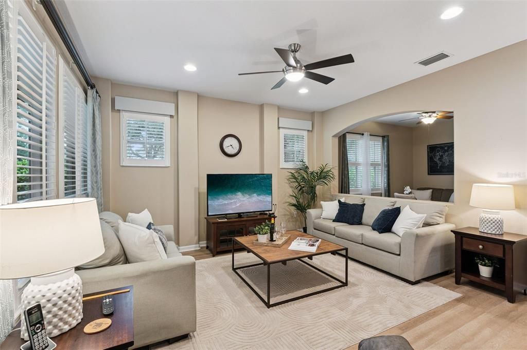 For Sale: $399,900 (2 beds, 2 baths, 1839 Square Feet)
