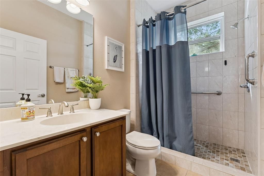For Sale: $399,900 (2 beds, 2 baths, 1839 Square Feet)