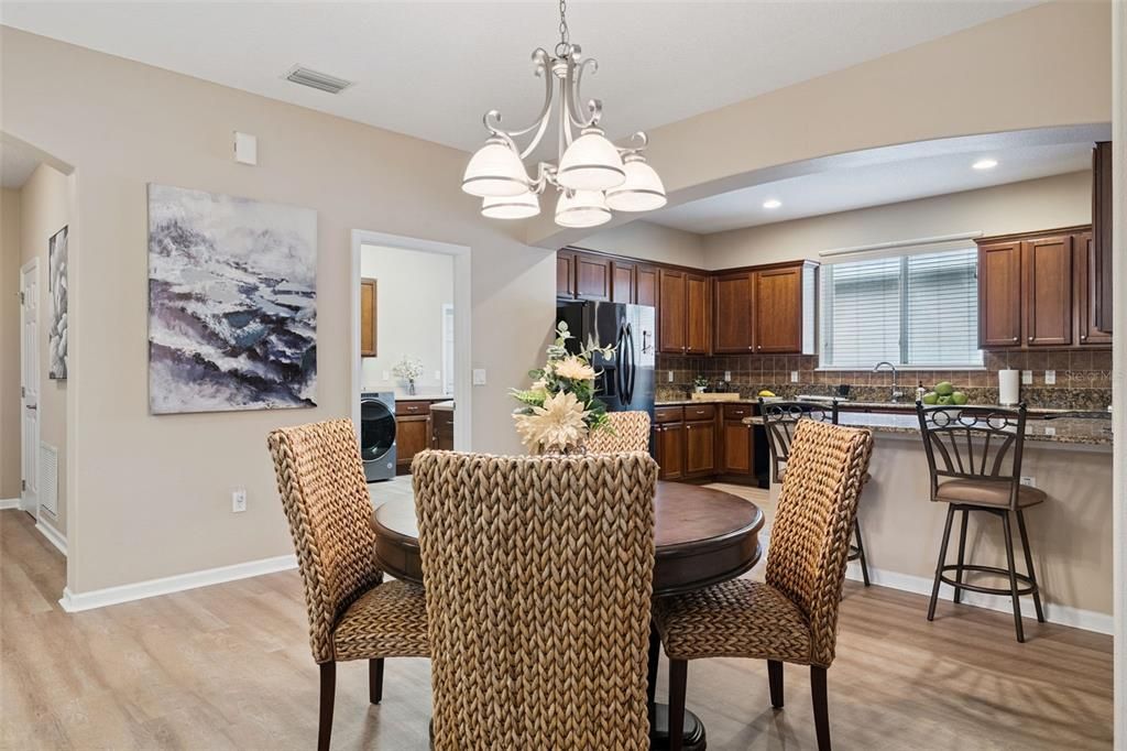 For Sale: $399,900 (2 beds, 2 baths, 1839 Square Feet)