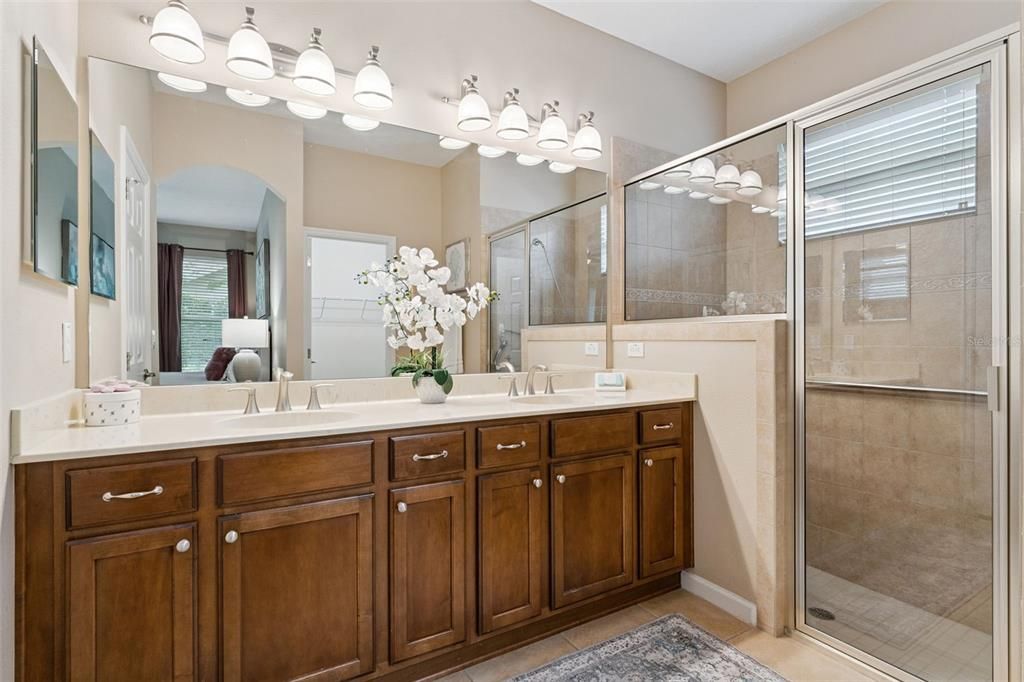 For Sale: $399,900 (2 beds, 2 baths, 1839 Square Feet)