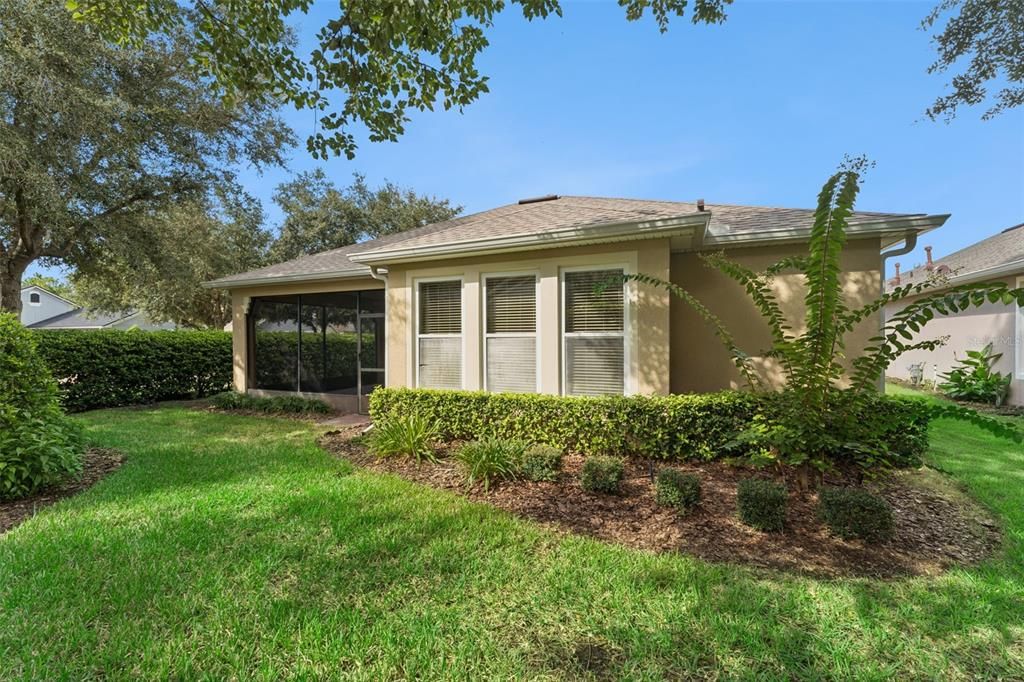 For Sale: $399,900 (2 beds, 2 baths, 1839 Square Feet)