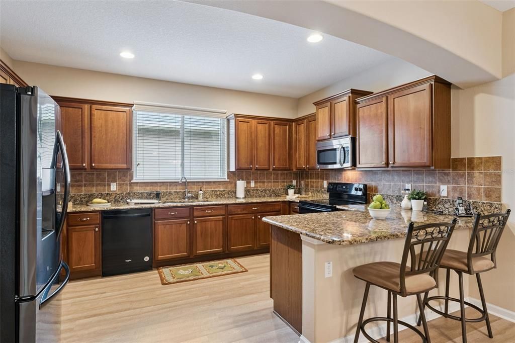 For Sale: $399,900 (2 beds, 2 baths, 1839 Square Feet)