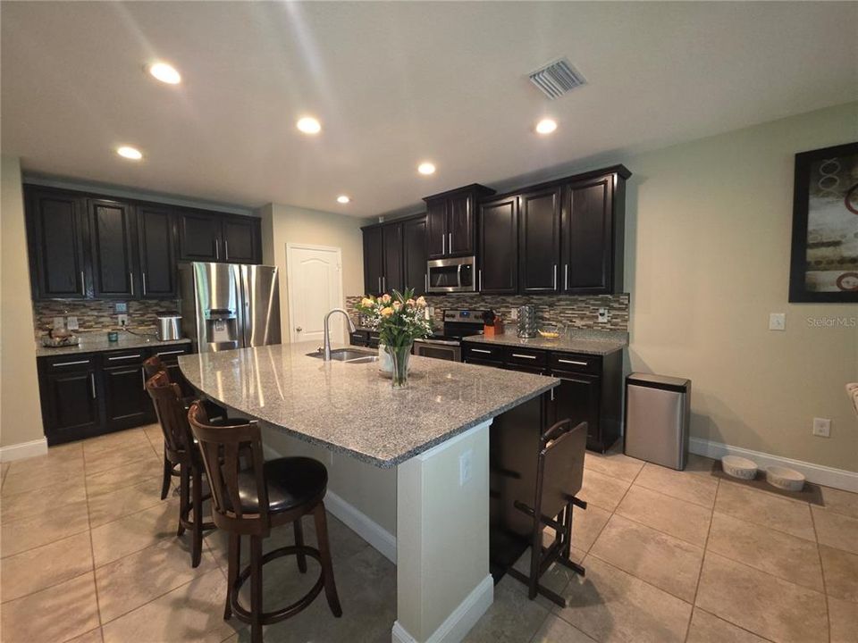 For Rent: $3,000 (4 beds, 2 baths, 2328 Square Feet)