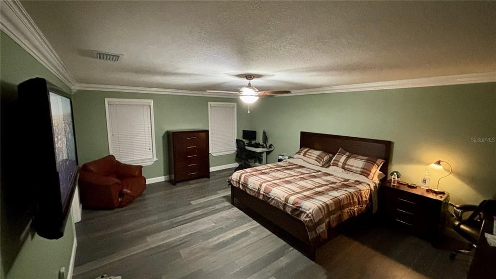 For Rent: $3,000 (4 beds, 2 baths, 2328 Square Feet)