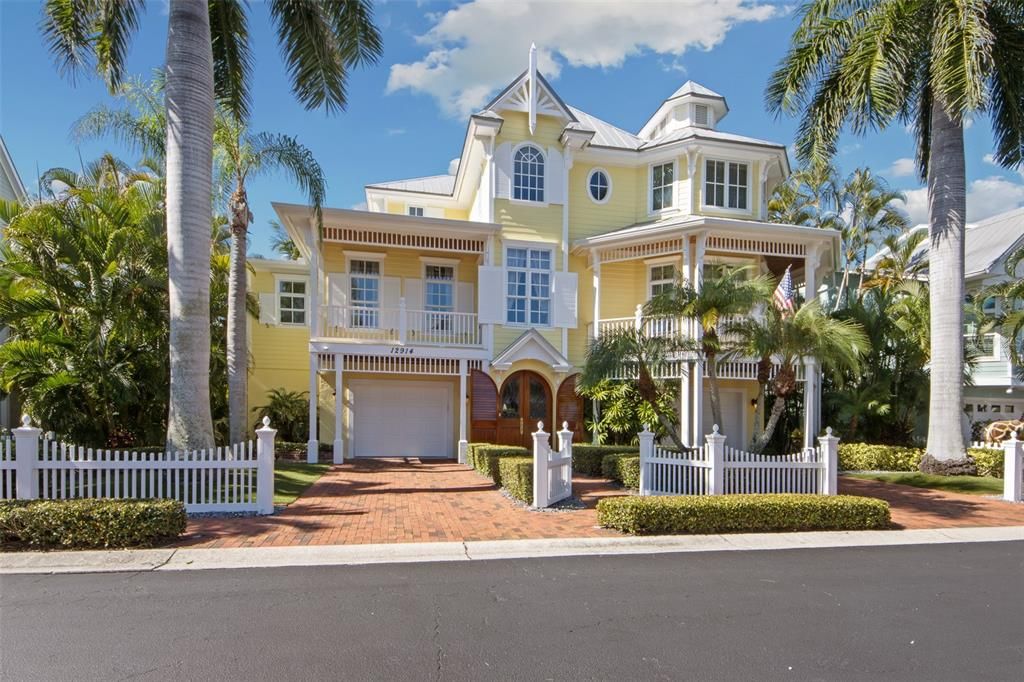 На продажу: $2,895,000 (4 спален, 4 ванн, 4039 Квадратных фут)