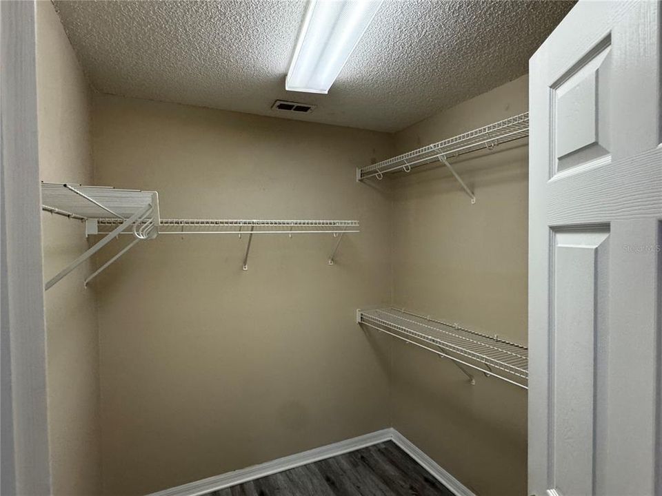 For Rent: $2,200 (3 beds, 2 baths, 1844 Square Feet)