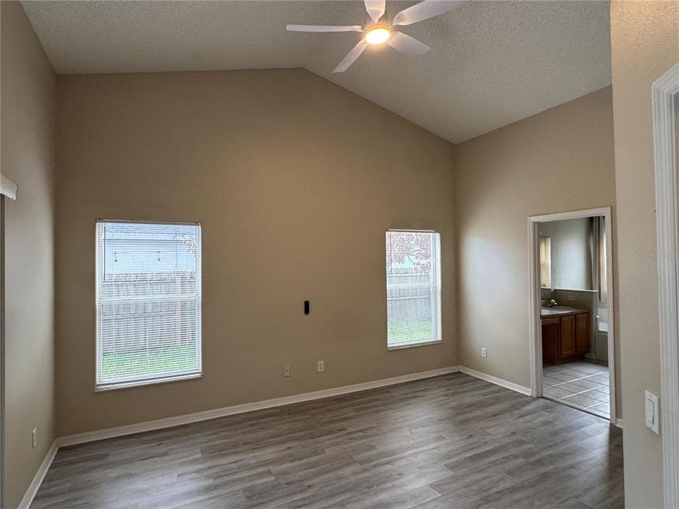 For Rent: $2,200 (3 beds, 2 baths, 1844 Square Feet)