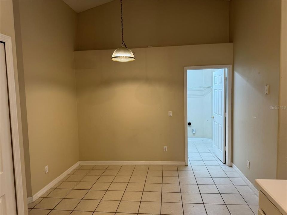 For Rent: $2,200 (3 beds, 2 baths, 1844 Square Feet)