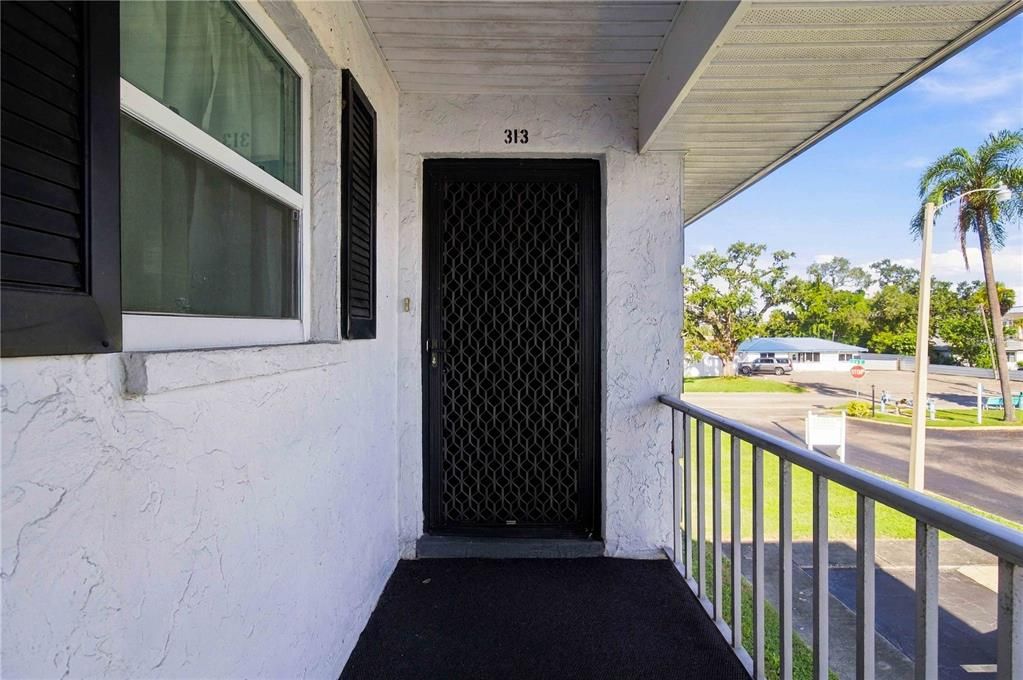 For Sale: $89,800 (1 beds, 1 baths, 850 Square Feet)