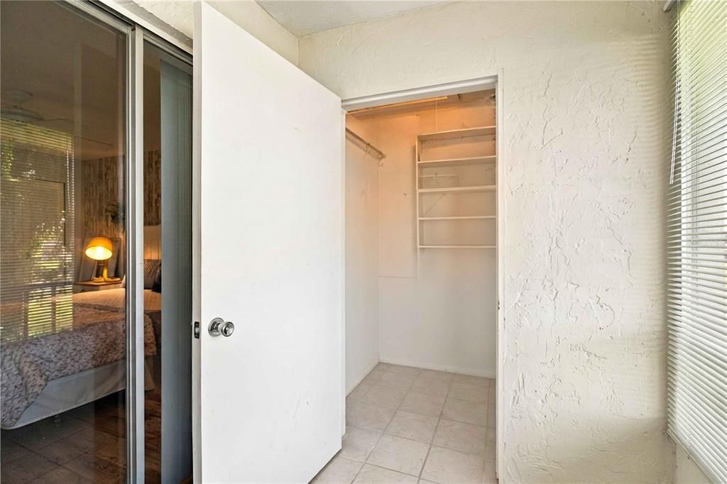 For Sale: $89,800 (1 beds, 1 baths, 850 Square Feet)