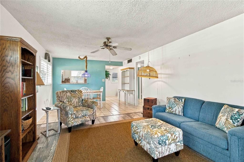 For Sale: $89,800 (1 beds, 1 baths, 850 Square Feet)