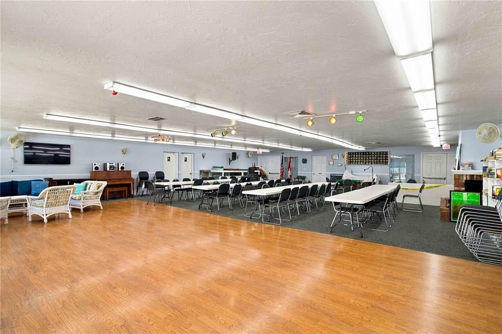For Sale: $89,800 (1 beds, 1 baths, 850 Square Feet)