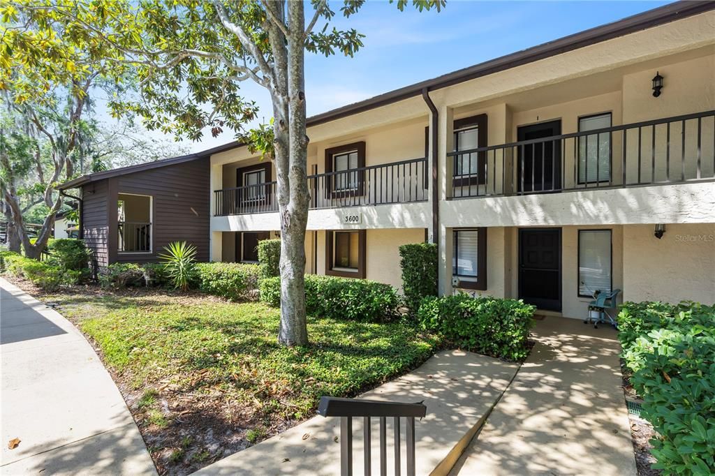 For Rent: $1,900 (2 beds, 2 baths, 1090 Square Feet)