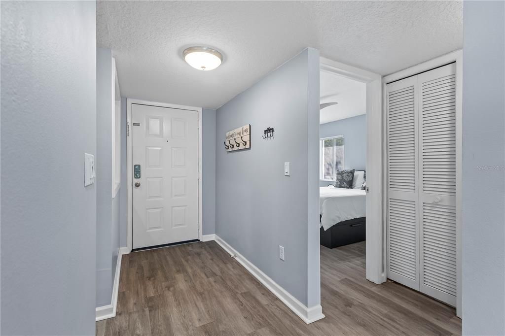 For Rent: $1,900 (2 beds, 2 baths, 1090 Square Feet)