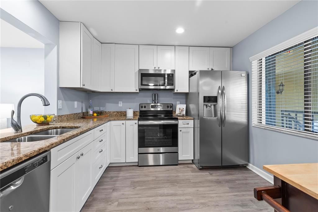 For Rent: $1,900 (2 beds, 2 baths, 1090 Square Feet)