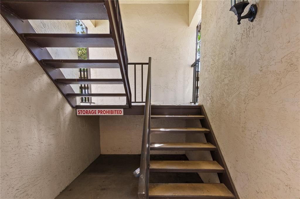 For Rent: $1,900 (2 beds, 2 baths, 1090 Square Feet)