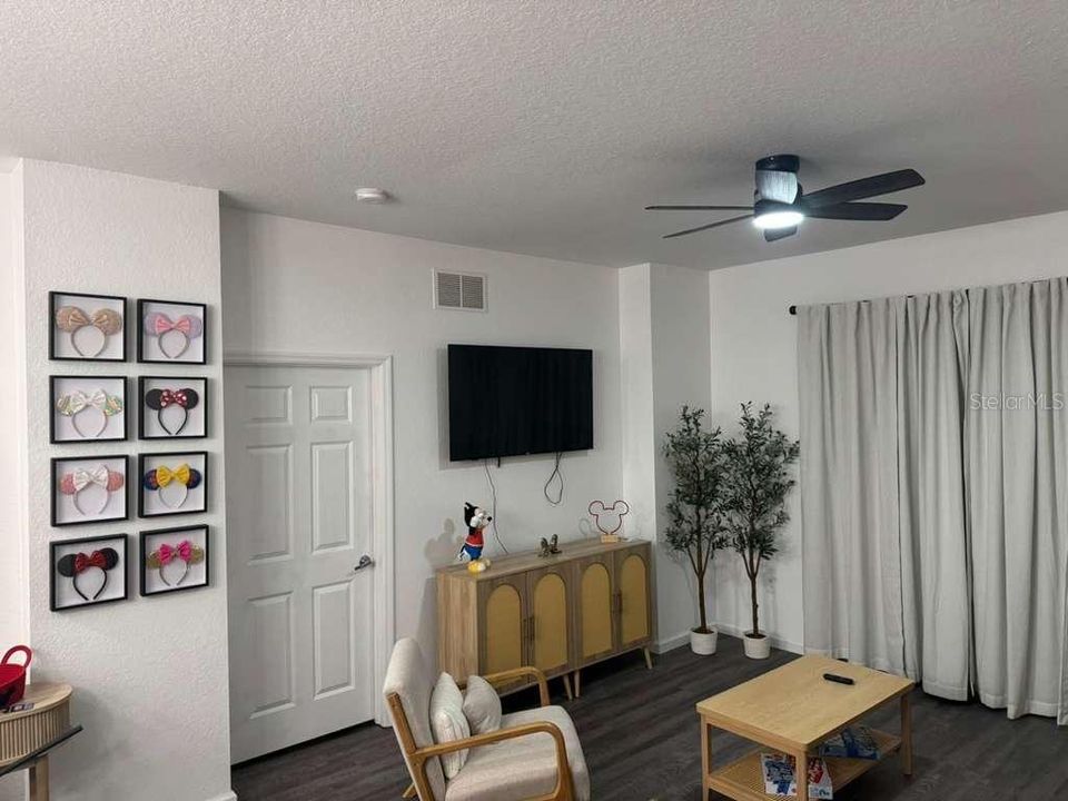 For Sale: $219,000 (3 beds, 2 baths, 1231 Square Feet)
