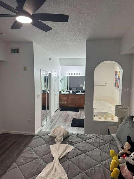 For Sale: $219,000 (3 beds, 2 baths, 1231 Square Feet)