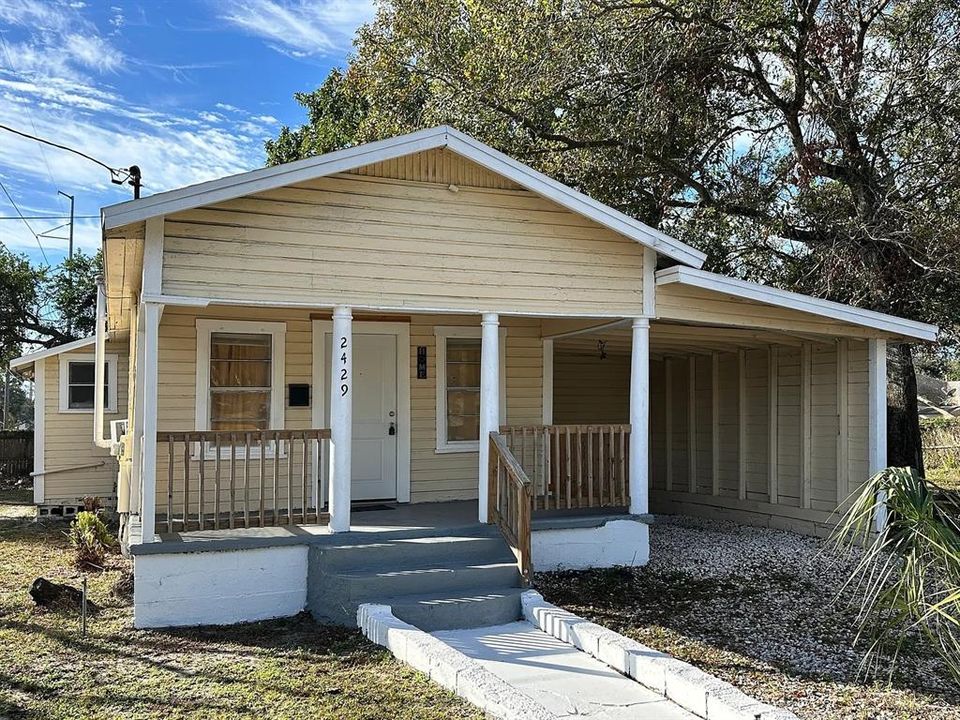 En Venta: $349,000 (3 camas, 1 baños, 923 Pies cuadrados)
