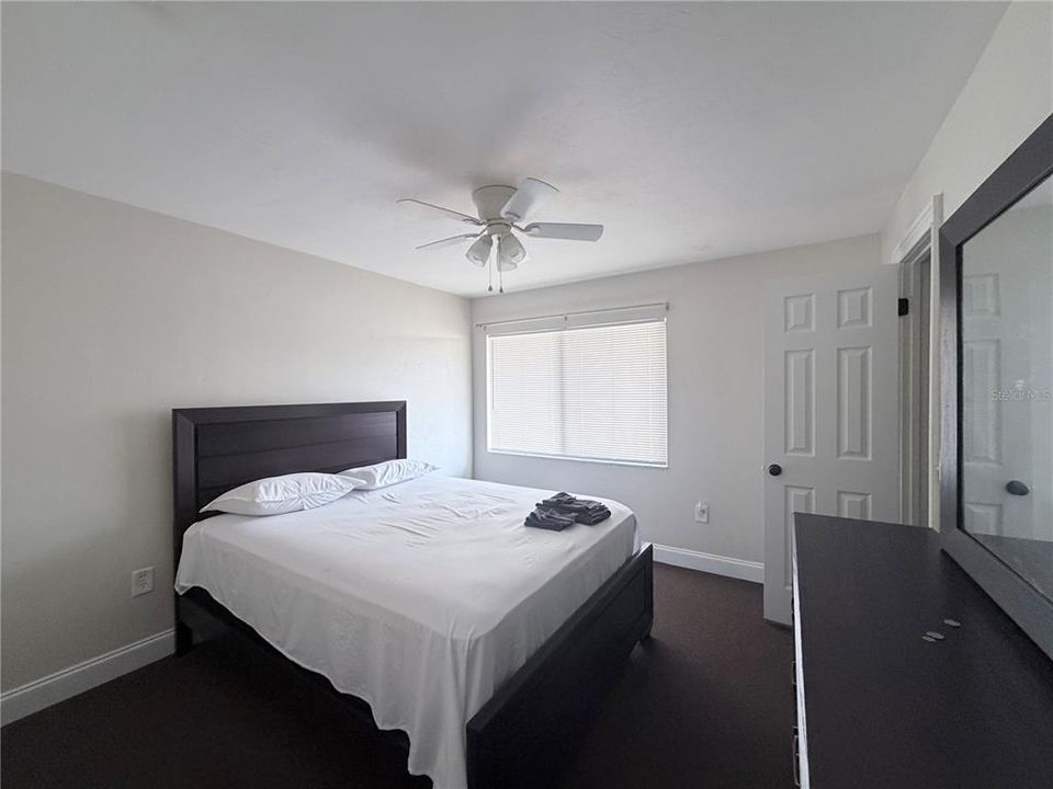 For Rent: $1,350 (2 beds, 1 baths, 900 Square Feet)