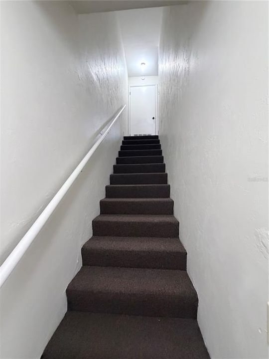 For Rent: $1,350 (2 beds, 1 baths, 900 Square Feet)