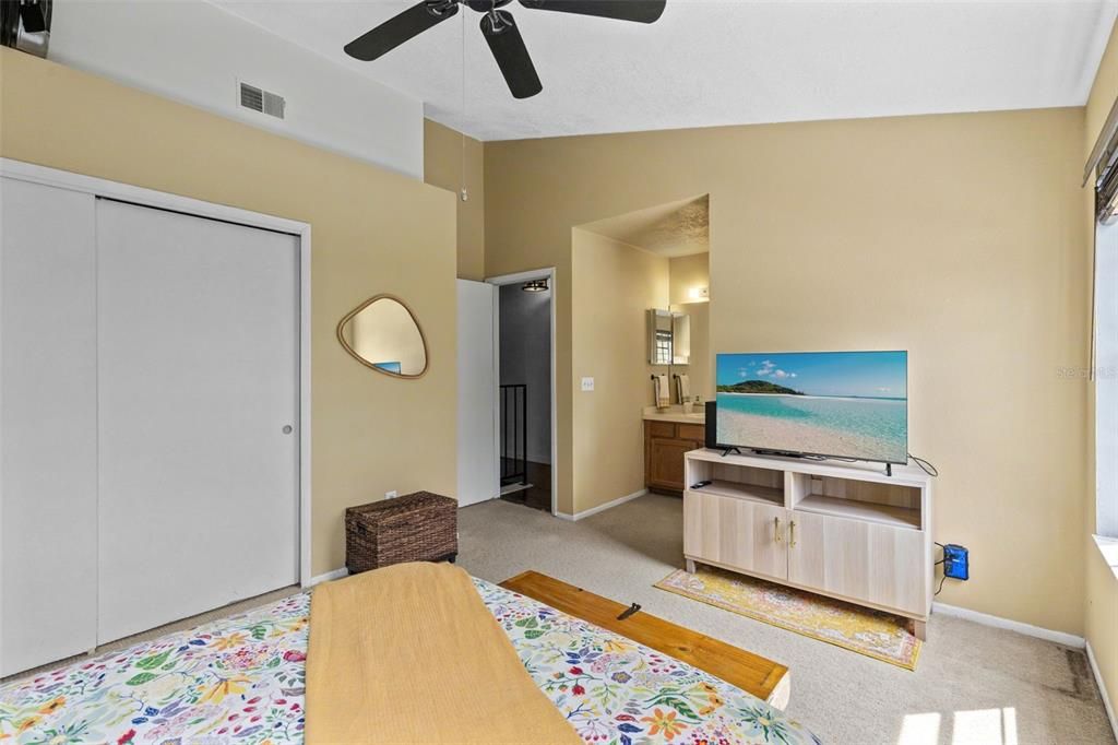 For Sale: $250,000 (2 beds, 2 baths, 1335 Square Feet)