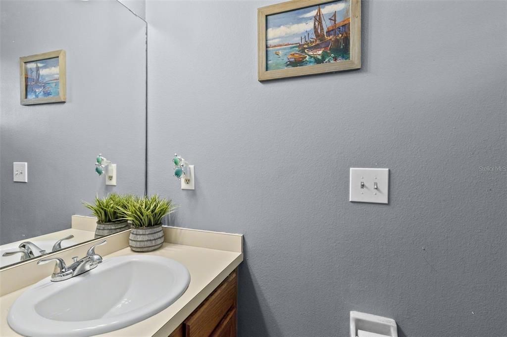 For Sale: $250,000 (2 beds, 2 baths, 1335 Square Feet)