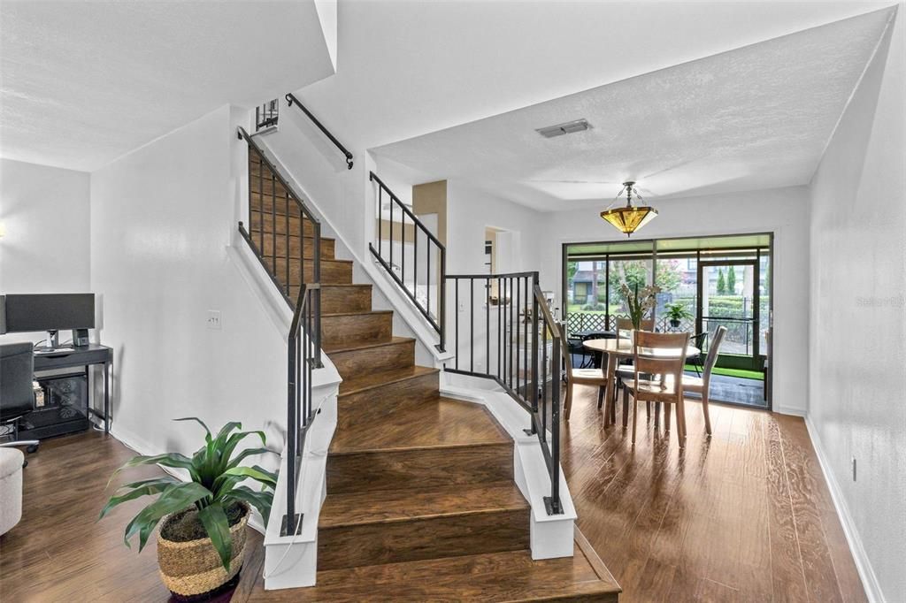 For Sale: $250,000 (2 beds, 2 baths, 1335 Square Feet)