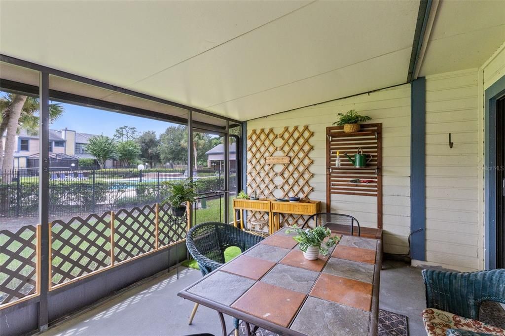 For Sale: $250,000 (2 beds, 2 baths, 1335 Square Feet)