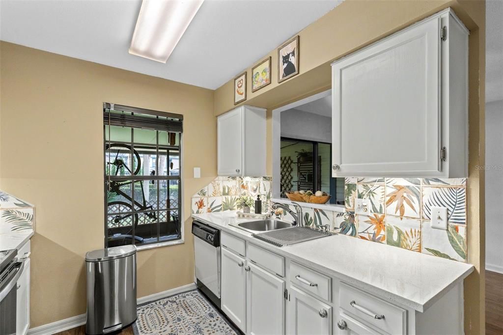 For Sale: $250,000 (2 beds, 2 baths, 1335 Square Feet)