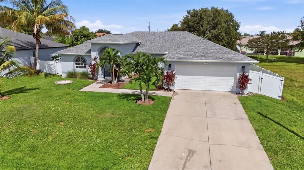 For Sale: $389,900 (3 beds, 2 baths, 1999 Square Feet)