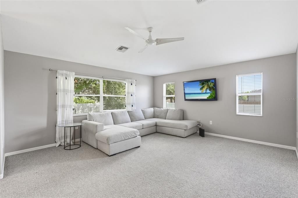 For Sale: $389,900 (3 beds, 2 baths, 1999 Square Feet)