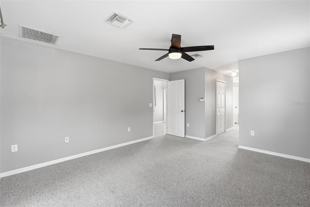 For Sale: $389,900 (3 beds, 2 baths, 1999 Square Feet)
