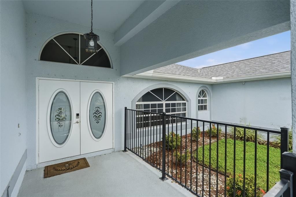 For Sale: $389,900 (3 beds, 2 baths, 1999 Square Feet)