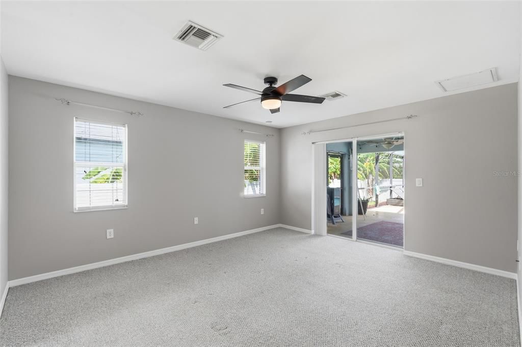For Sale: $389,900 (3 beds, 2 baths, 1999 Square Feet)