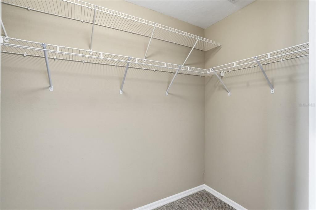 For Sale: $389,900 (3 beds, 2 baths, 1999 Square Feet)