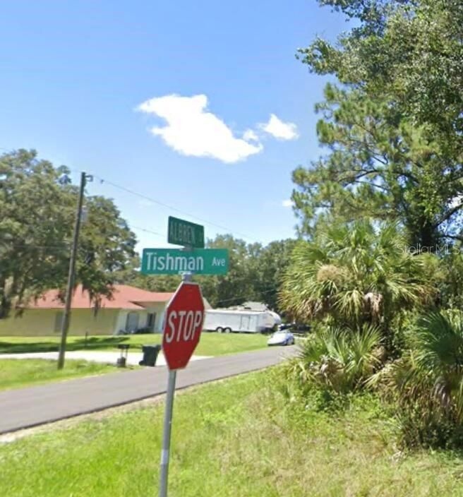 На продажу: $28,000 (0.28 acres)