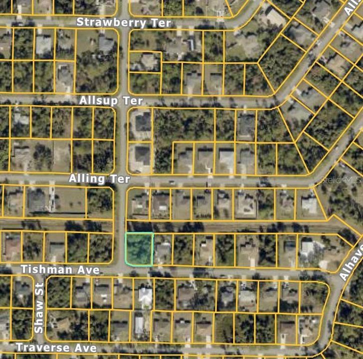 На продажу: $28,000 (0.28 acres)