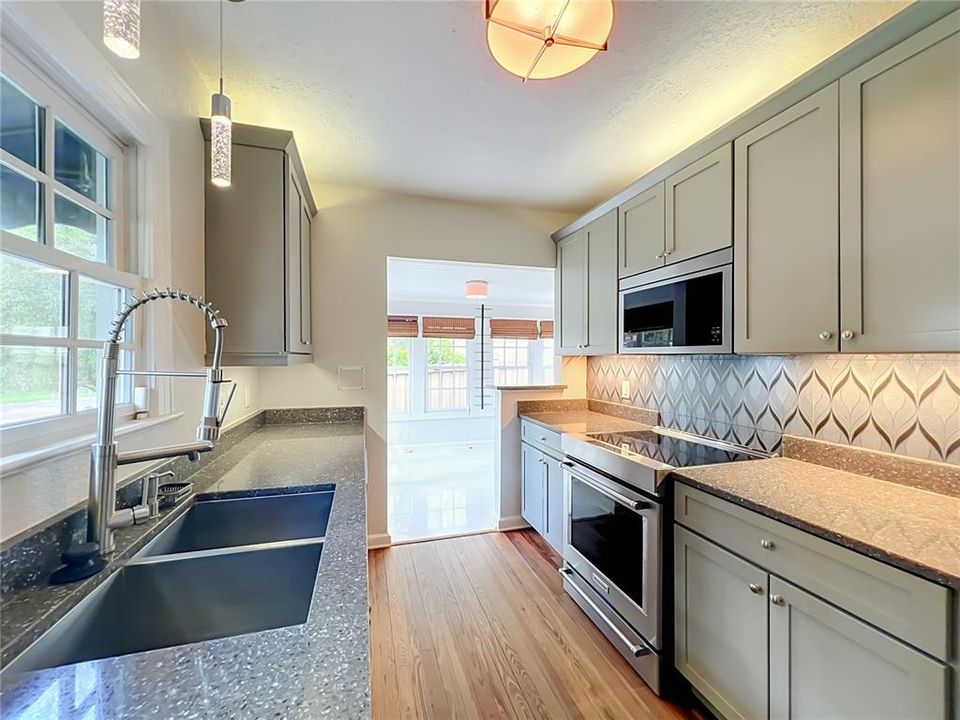 For Rent: $3,200 (3 beds, 2 baths, 1334 Square Feet)